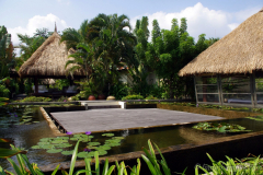 hue-and-hoi-an-and-nha-trang-vietnam-1091999